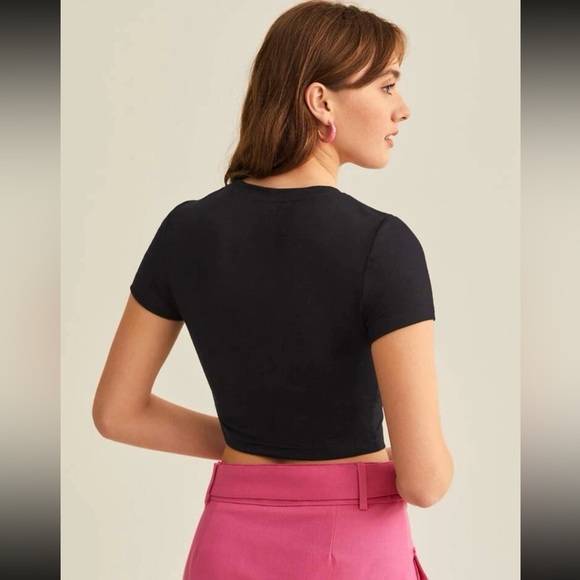 THE BIG BANG THEORY X SHEIN Letter Graphic Crop
Tee - Picture 5 of 6